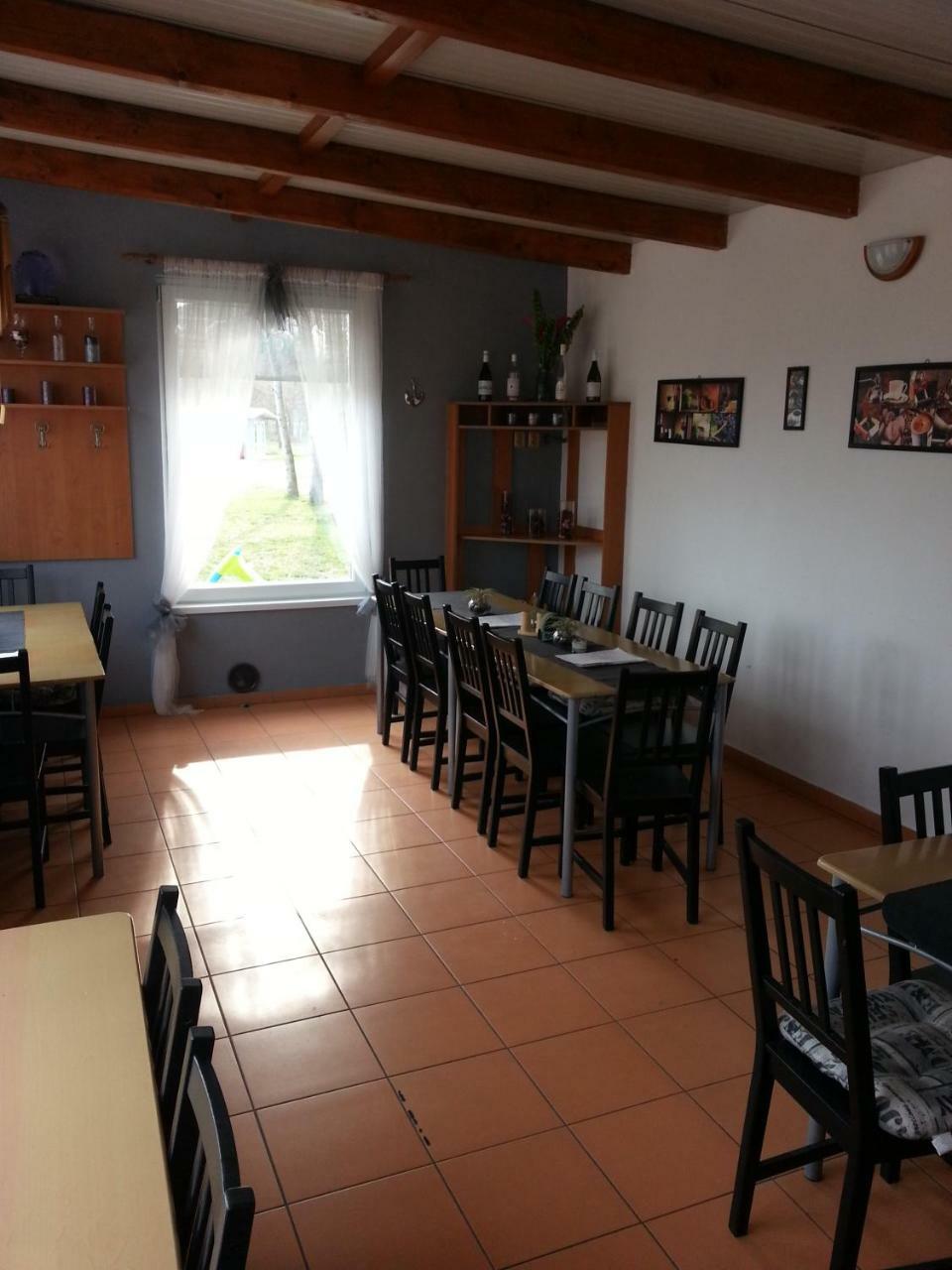 Marina Tynec N. L. - Kemp Týnec nad Labem Extérieur photo